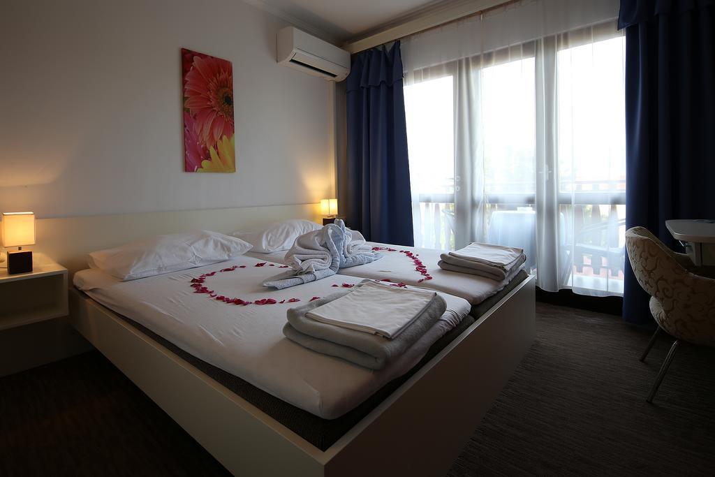 Guest House Zeba & Riviera Šilo Екстериор снимка