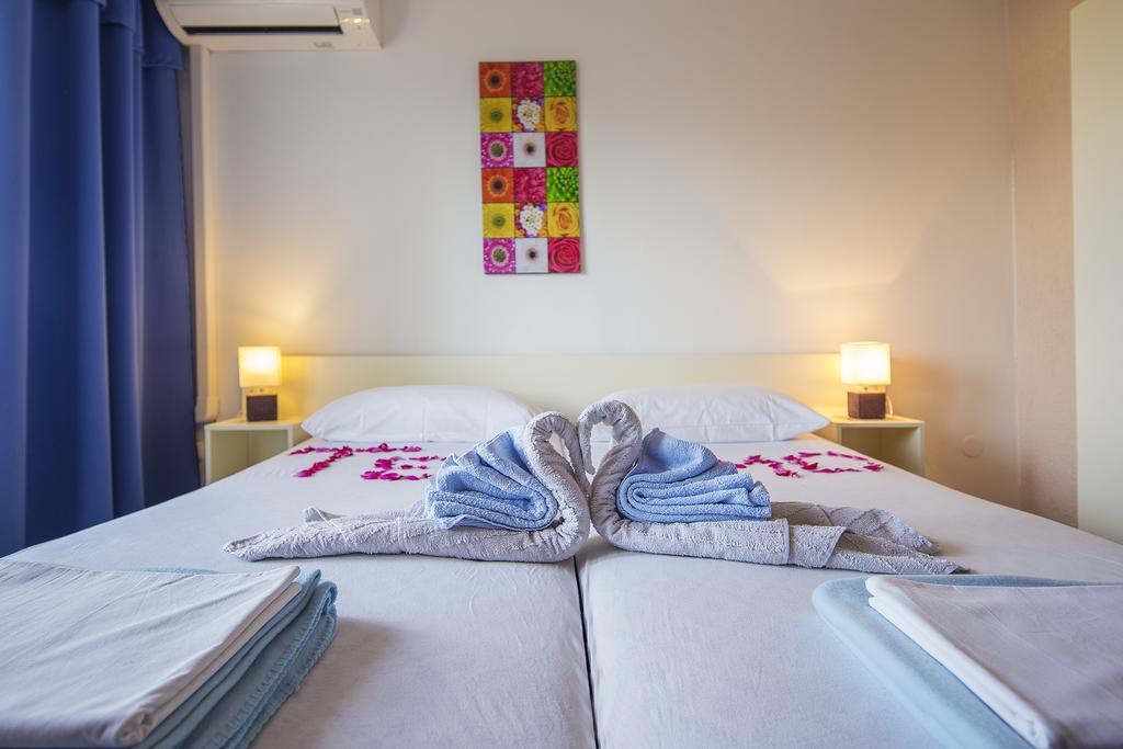Guest House Zeba & Riviera Šilo Екстериор снимка