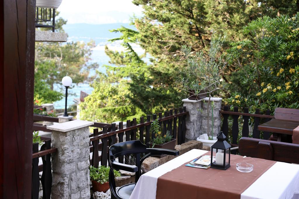 Guest House Zeba & Riviera Šilo Екстериор снимка
