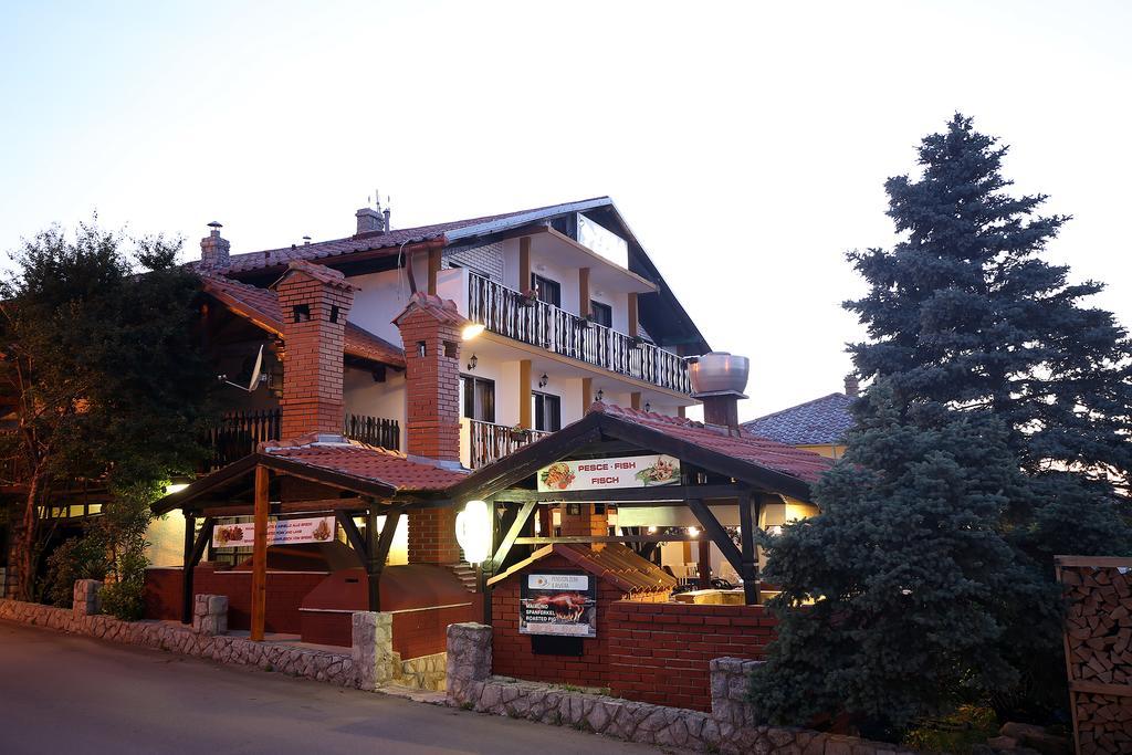 Guest House Zeba & Riviera Šilo Екстериор снимка