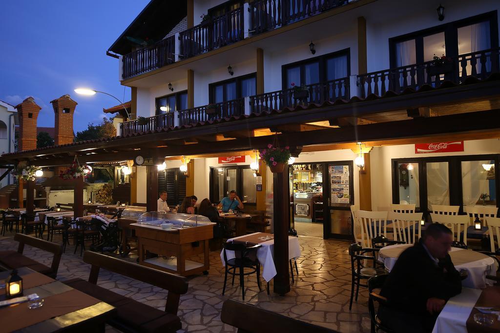 Guest House Zeba & Riviera Šilo Екстериор снимка
