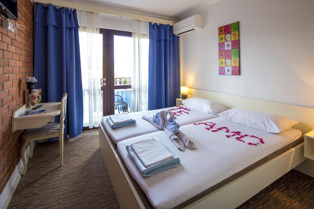 Guest House Zeba & Riviera Šilo Екстериор снимка
