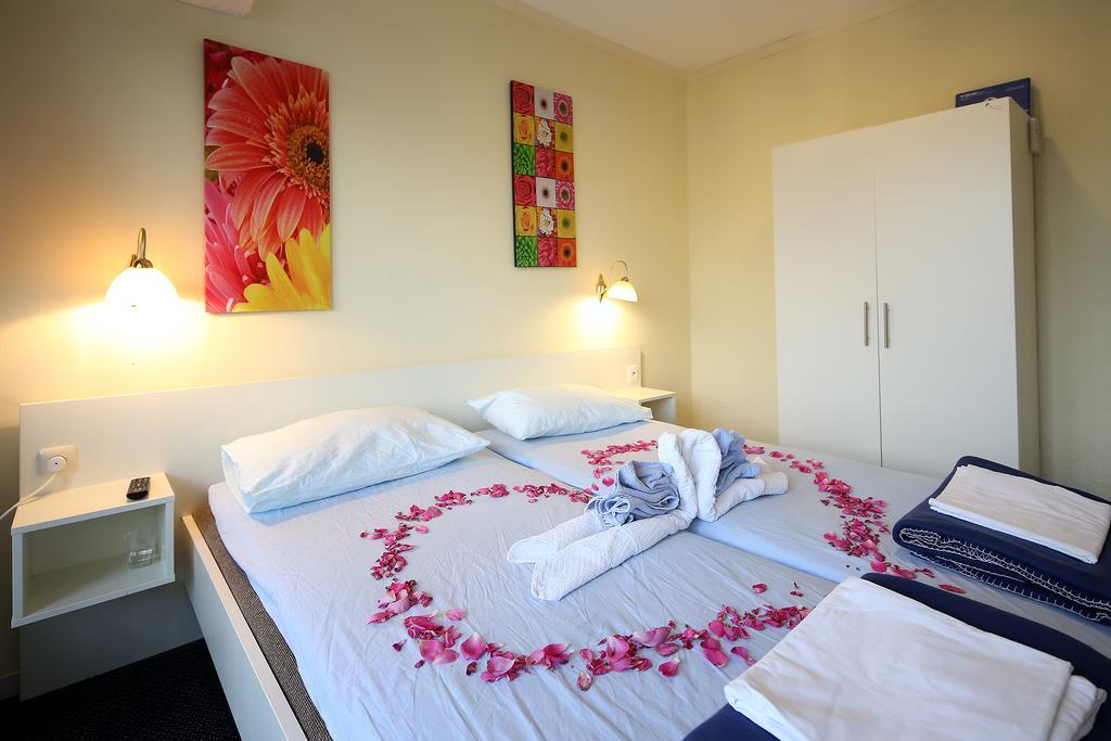 Guest House Zeba & Riviera Šilo Екстериор снимка