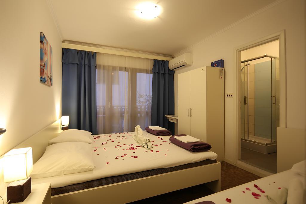 Guest House Zeba & Riviera Šilo Екстериор снимка