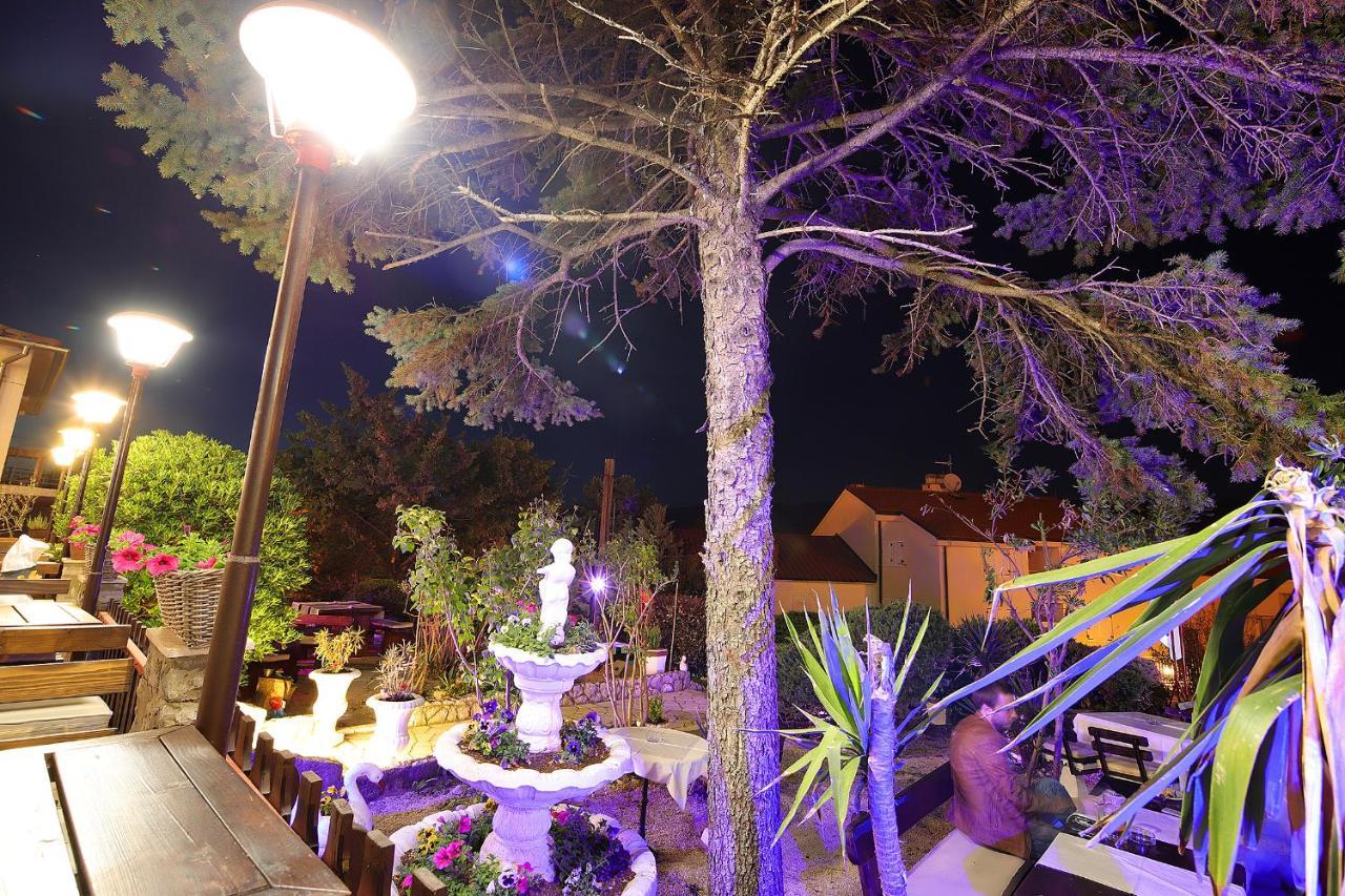 Guest House Zeba & Riviera Šilo Екстериор снимка